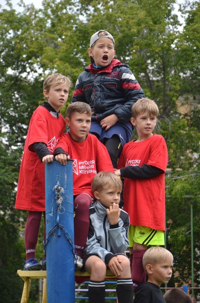 Болеем за наших!