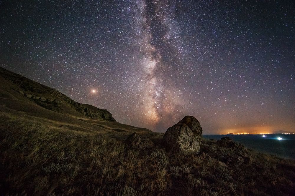 Свет земной, свет небесный