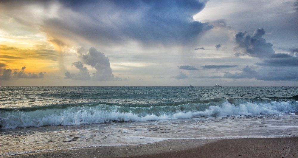 Под ласковый шум прибоя