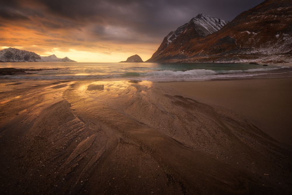 Золото "Haukland beach"