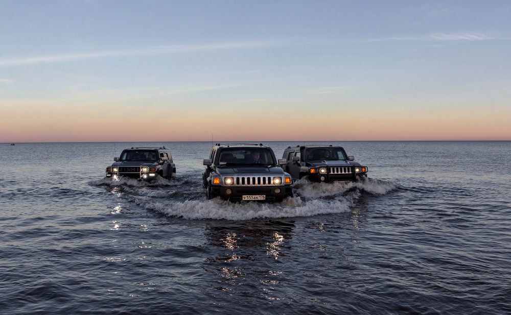 Хаммеры у водопоя