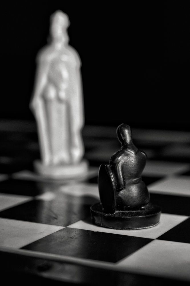 Под гётом власти