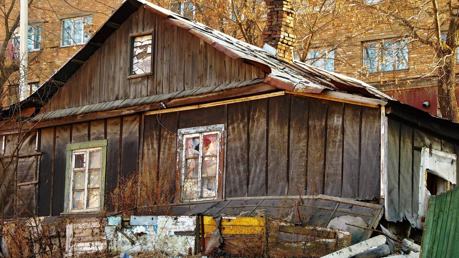 Old Tired House ... - Старый Уставший Дом...