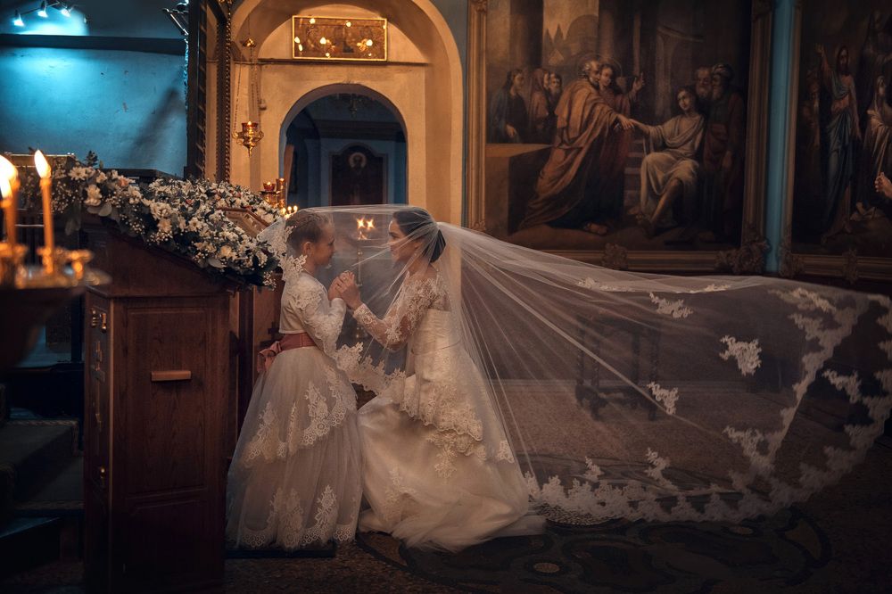 Мать и дитя в храме