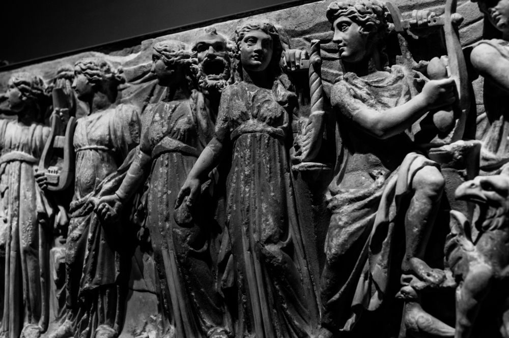 Древние тени