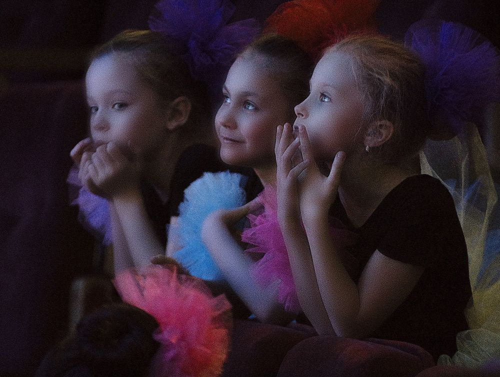 В зрительном зале