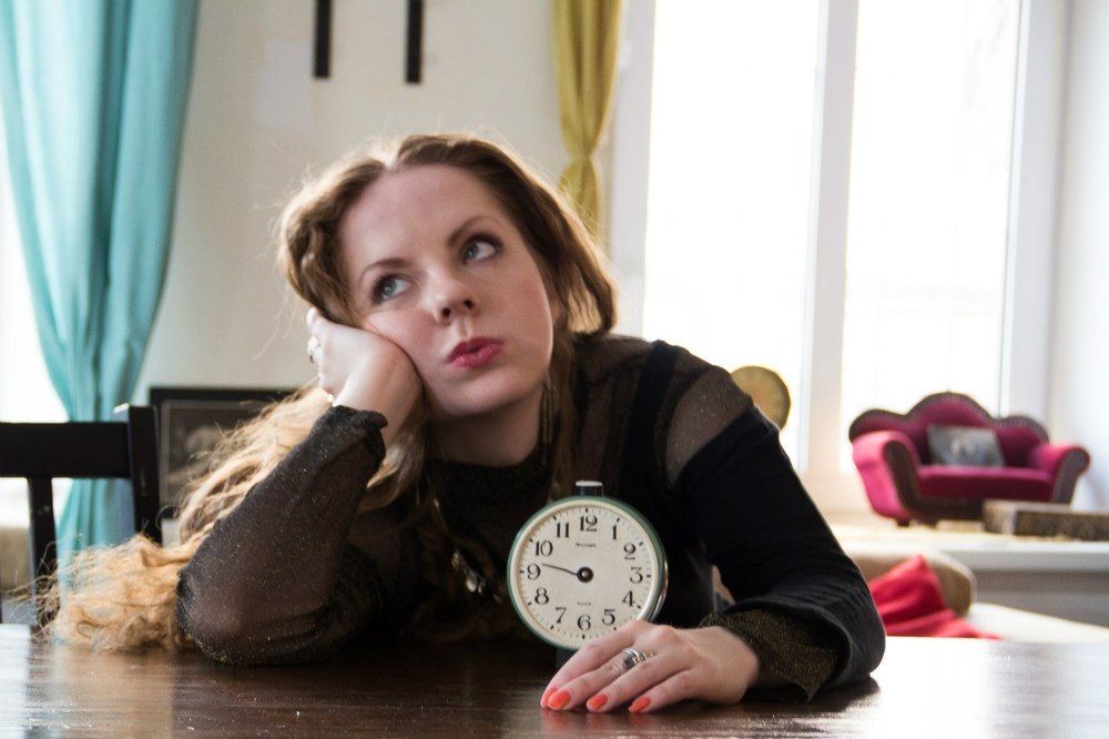 Николь и циферблат