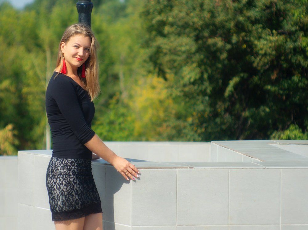 Девушка в черном