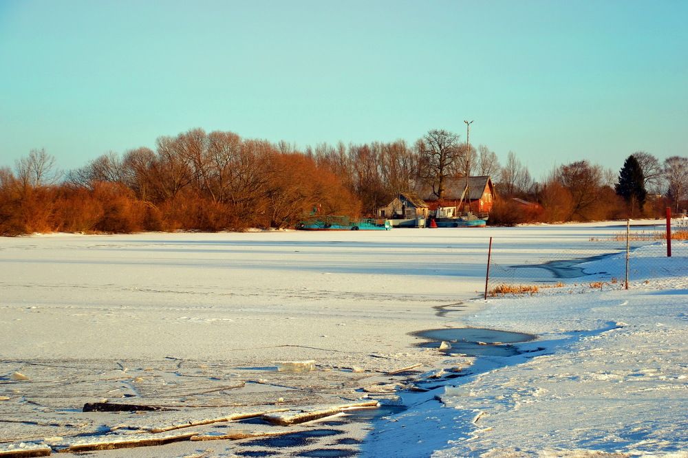 ЗИМНЯЯ ПРИСТАНЬ