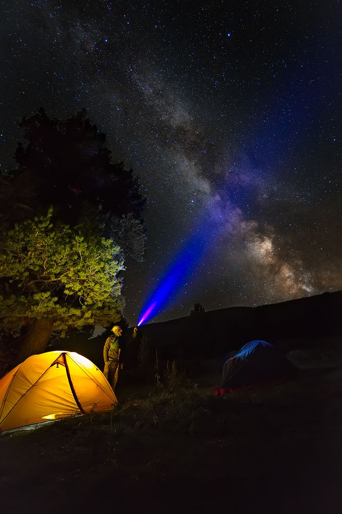 В НАШИХ ГЛАЗАХ - ЗВЁЗДНАЯ НОЧЬ