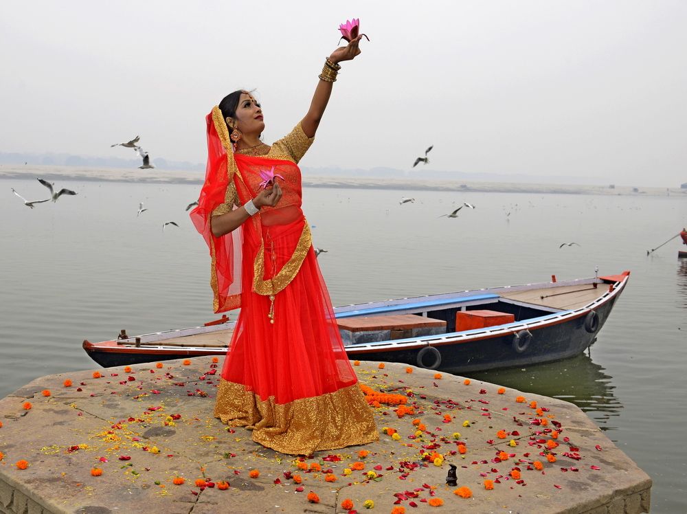 DANCE AT GANGA RIVER