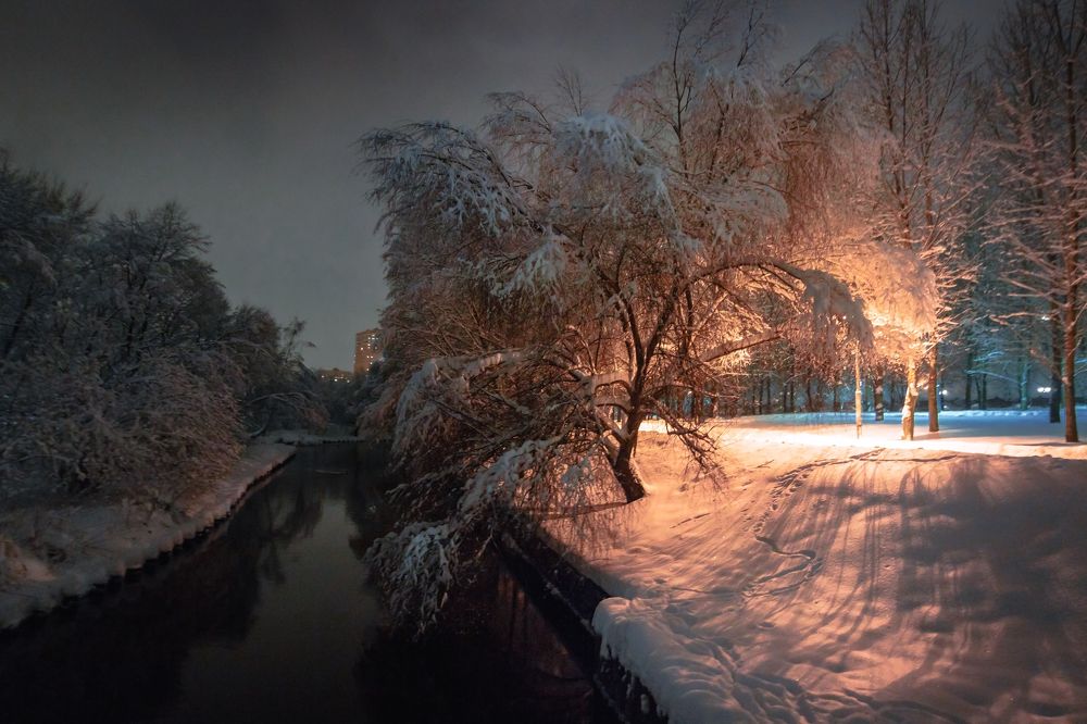 Одинокий фонарь