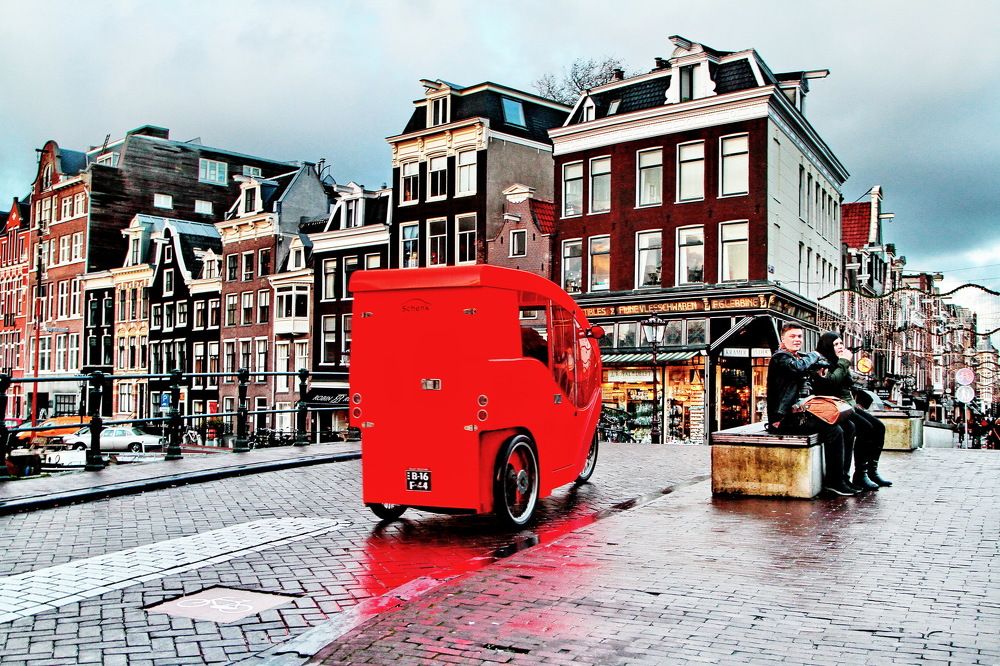 City of a thousand shades of rainbow