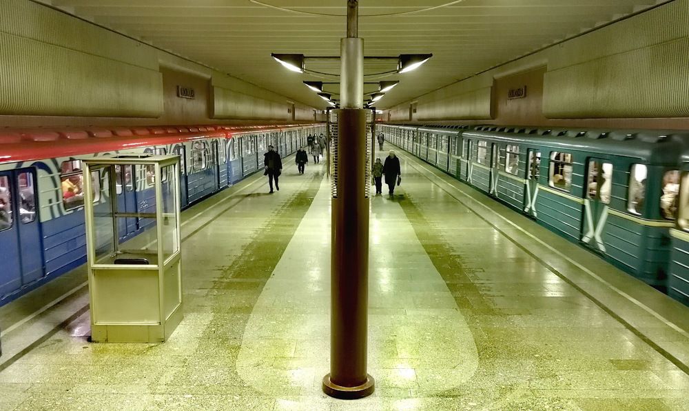 В метро.