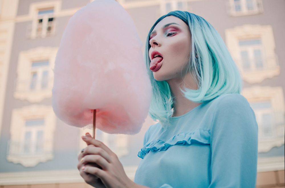 Приторно голубой