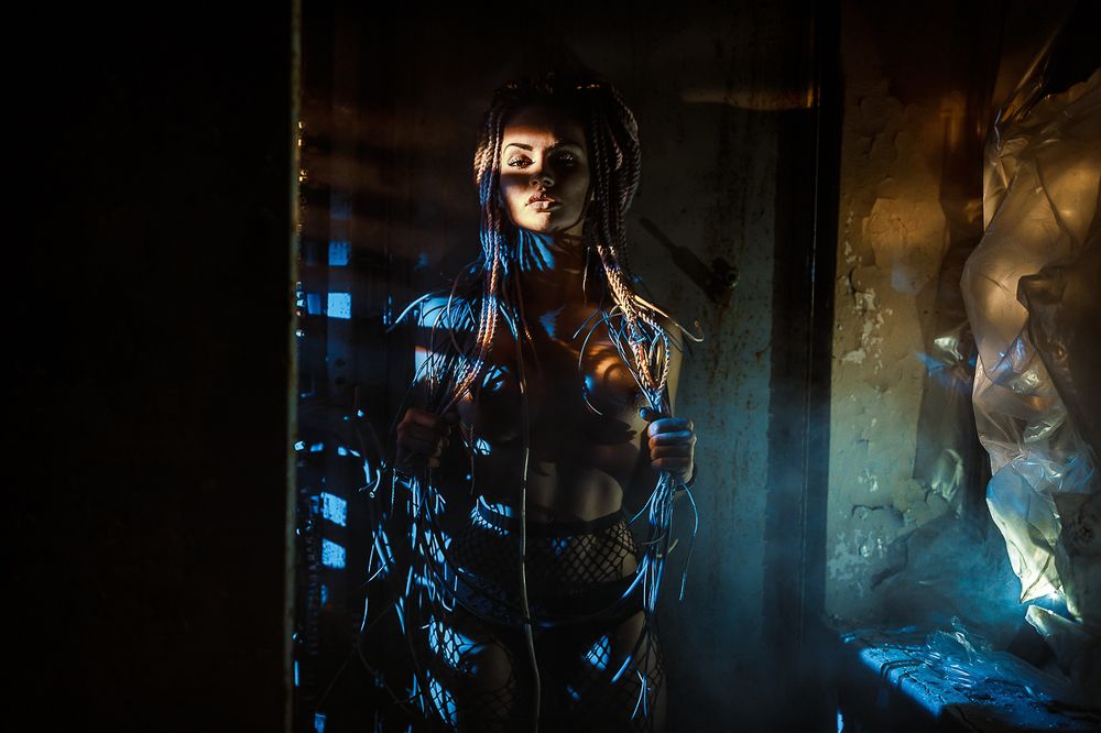 Caution! High voltage!