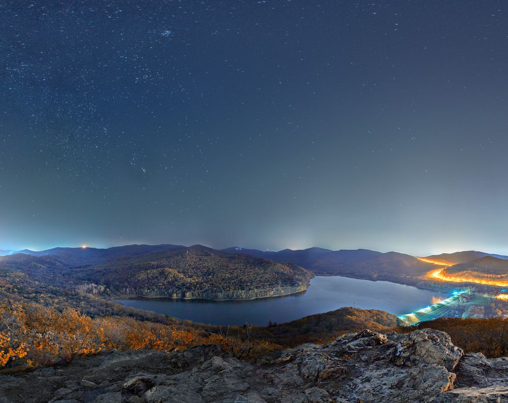 Ночное озеро