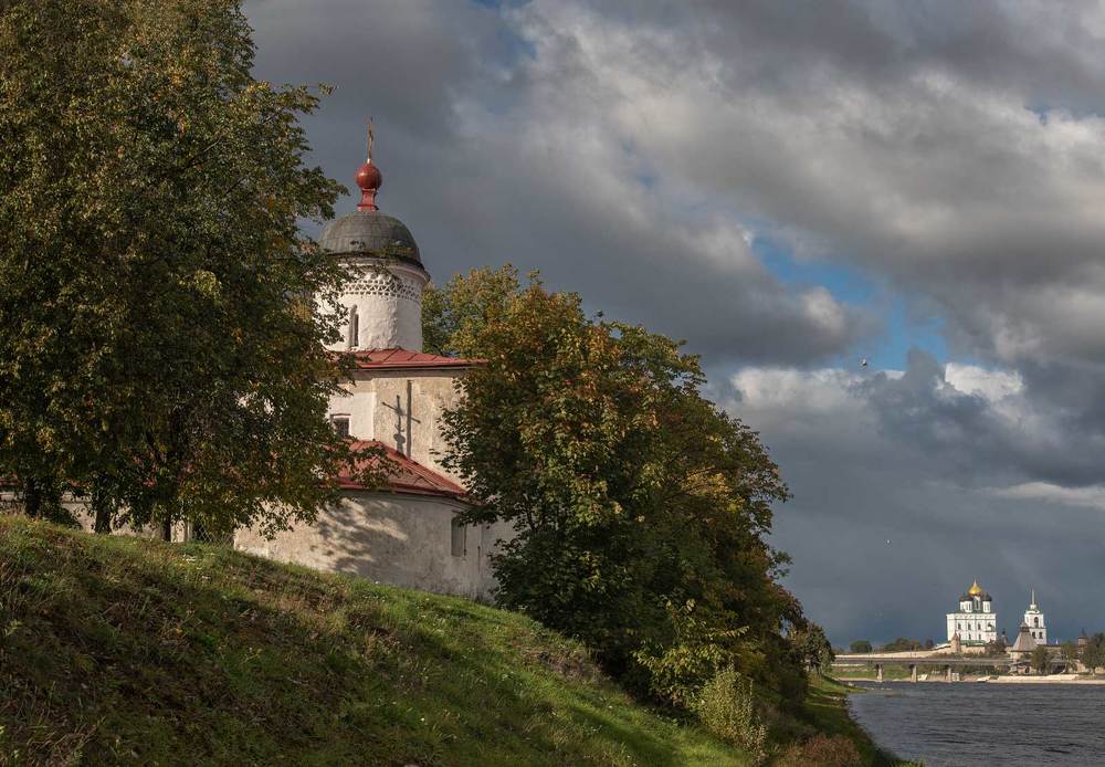 На берегу Великой