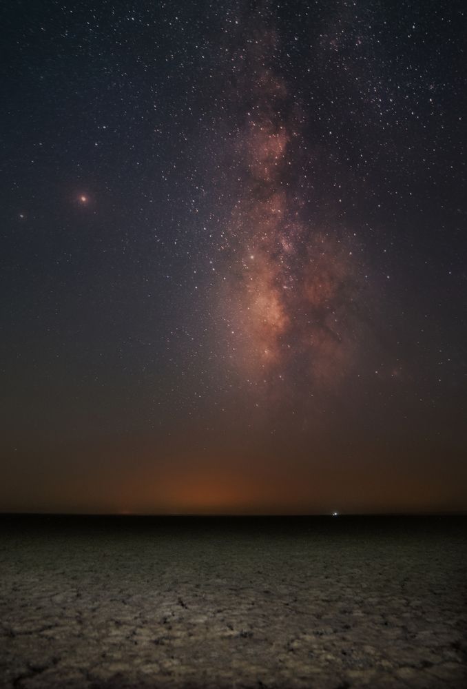 cracks towards core.