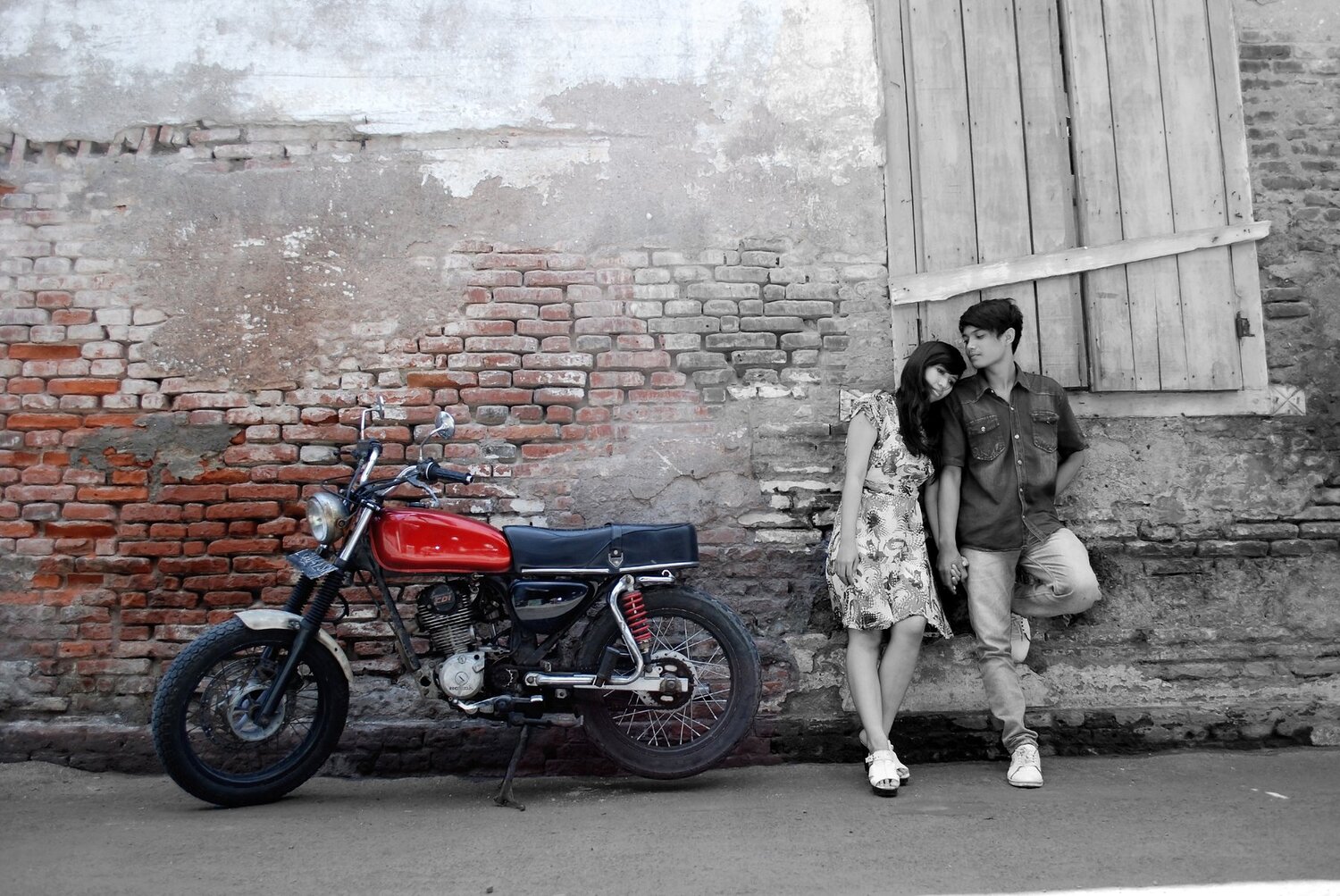 the colour between us