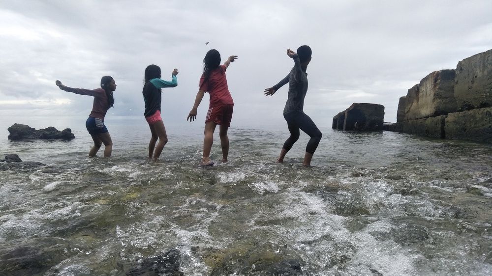 throwing stones