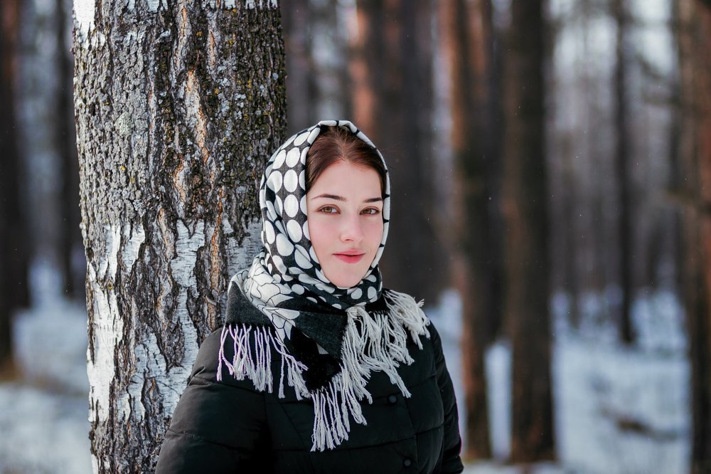 Татьяна в зимнем лесу