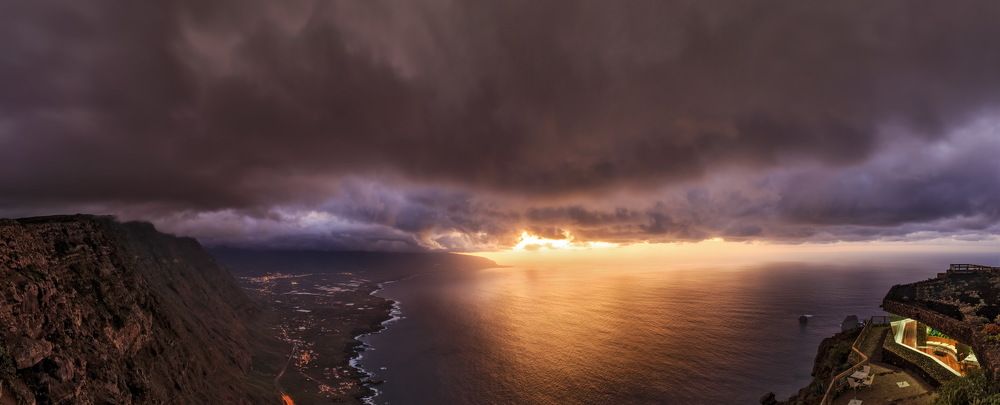 Sunset in El Hierro