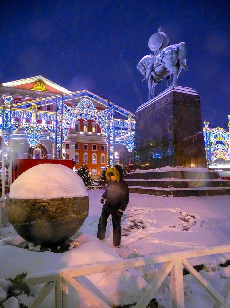 Хотя и каникулы, но читать люблю!)