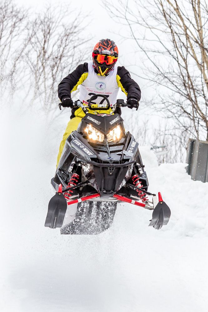 Чемпионат по кроссу на снегоходах