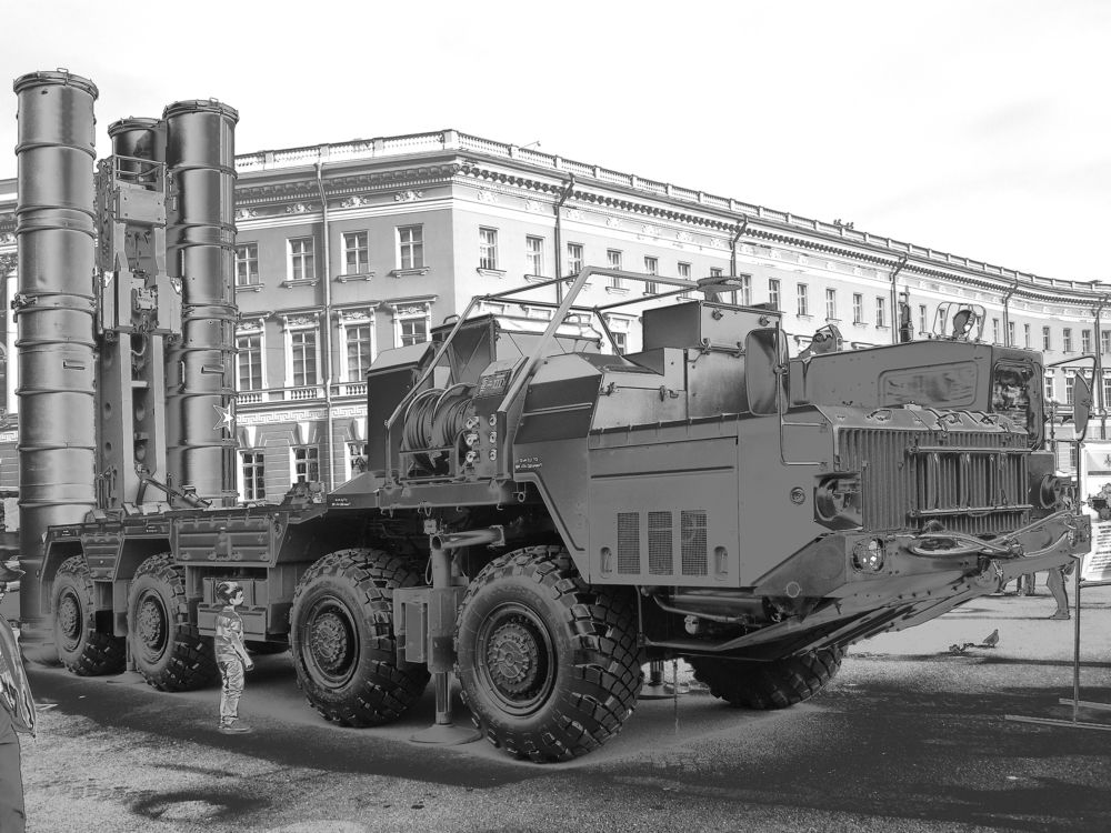 Очень большой автомобиль - выбор мальчишек.