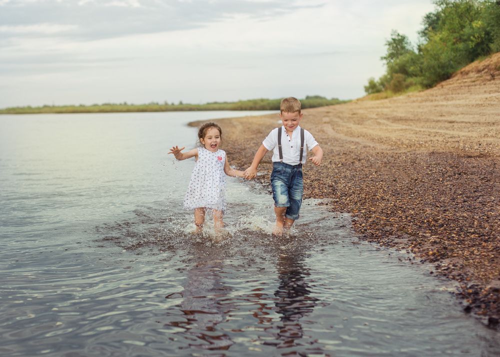 Держитесь крепче за руки, друзья