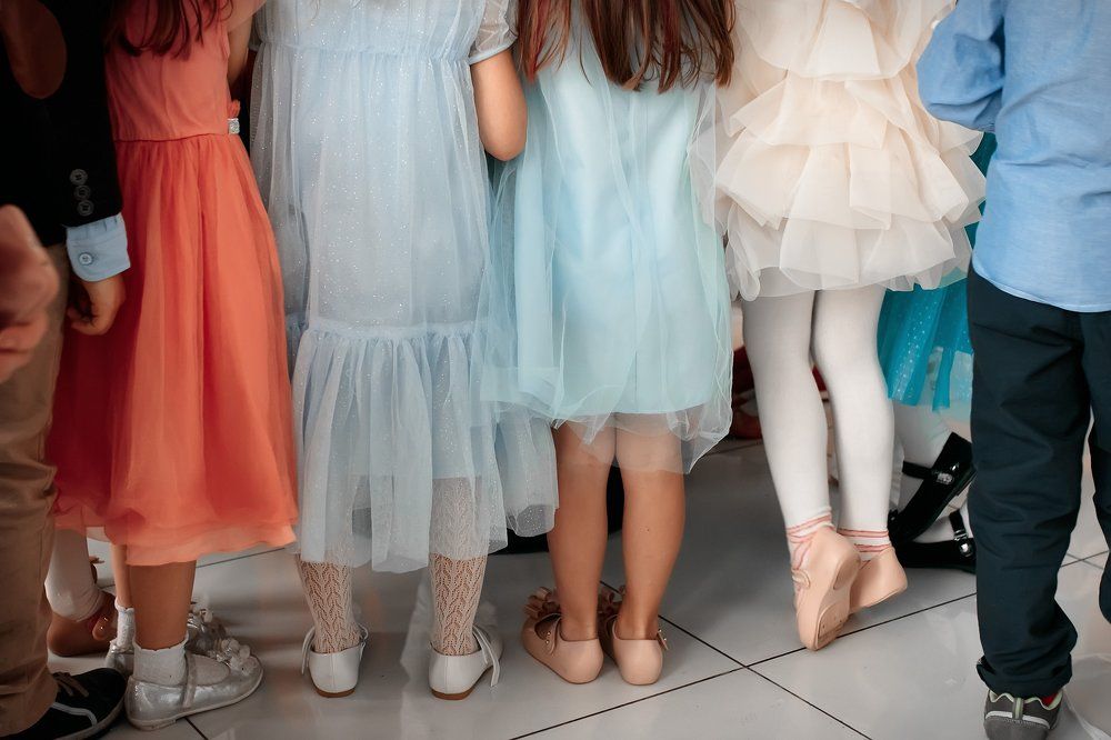 Раздают мороженое