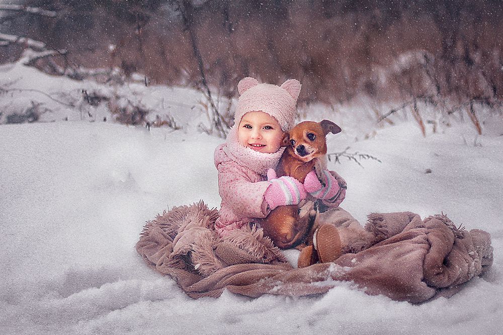 Девочка с собакой