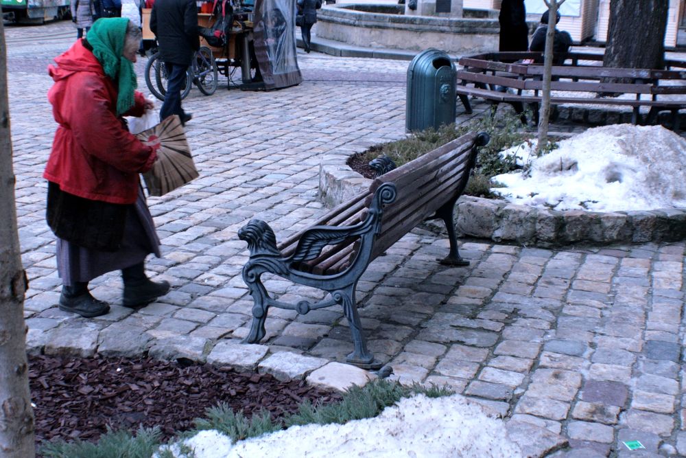 Throne for the homeless