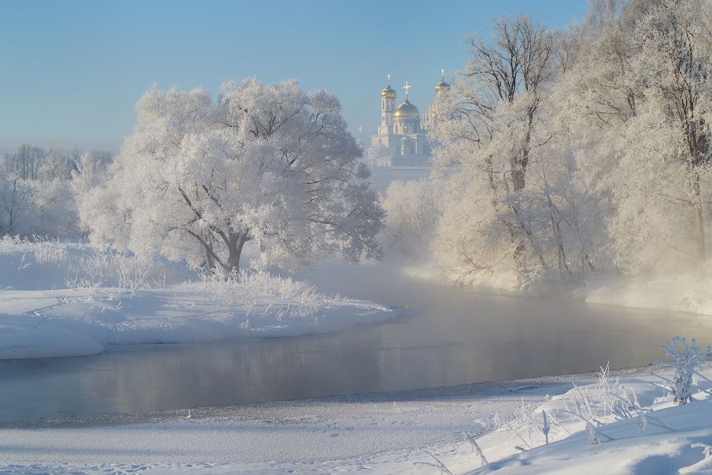 Белое утро зимы.