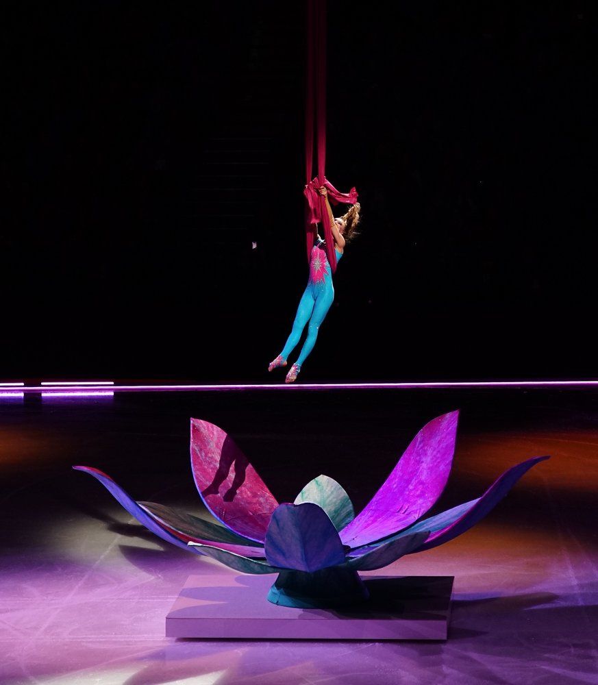 Вальс цветов в ледовом шоу «Щелкунчик»