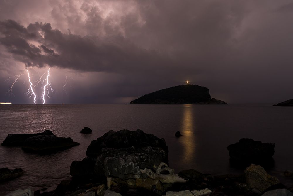 Storm on the island of Tino