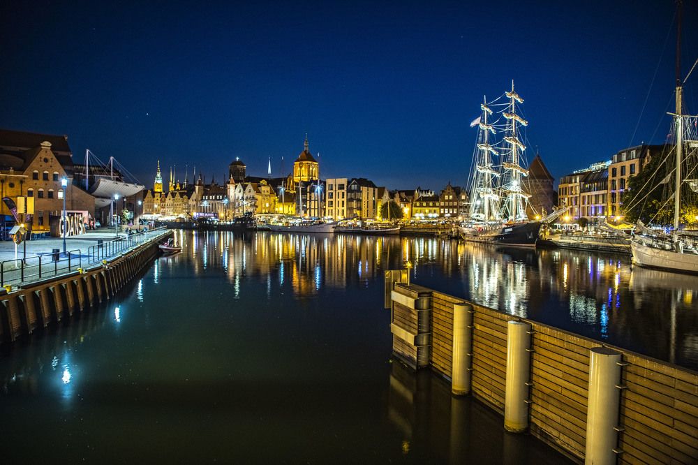 Ночь в порту