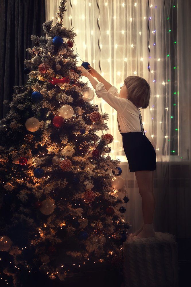 Наша ёлка высока...