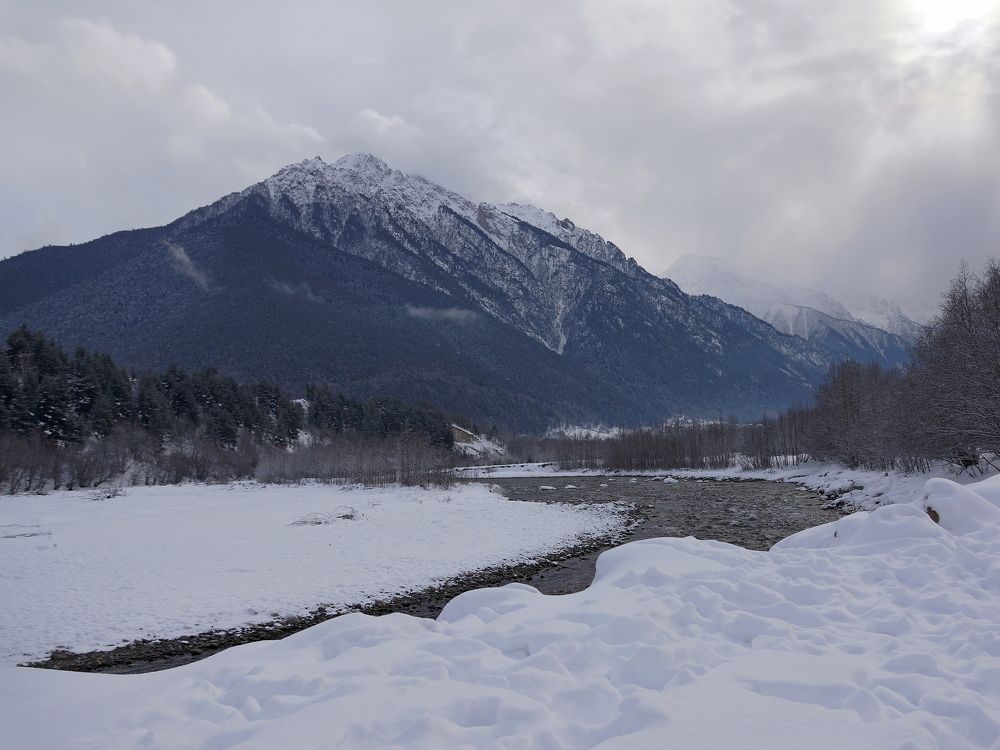 вид у реки Джамагат