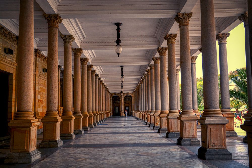 karlovy vary colonnade