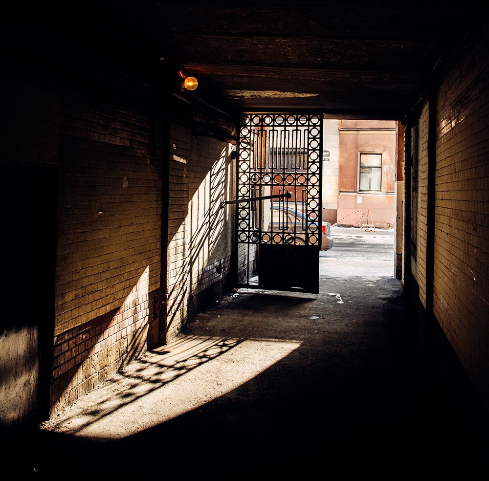 Дворы Петербурга (Yards of St. Petersburg)