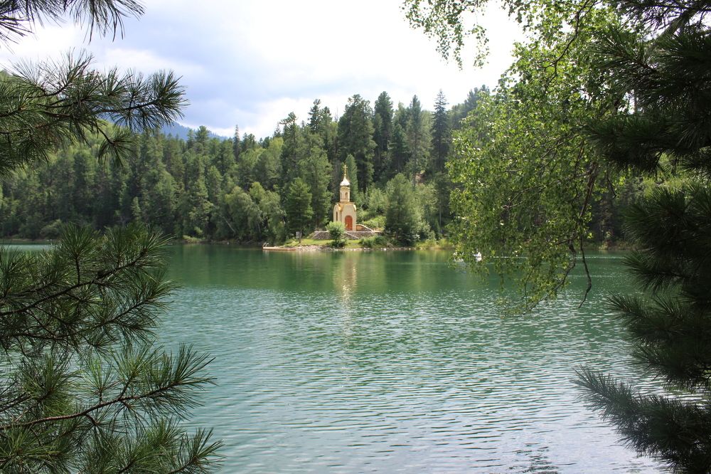 Изумрудное озеро