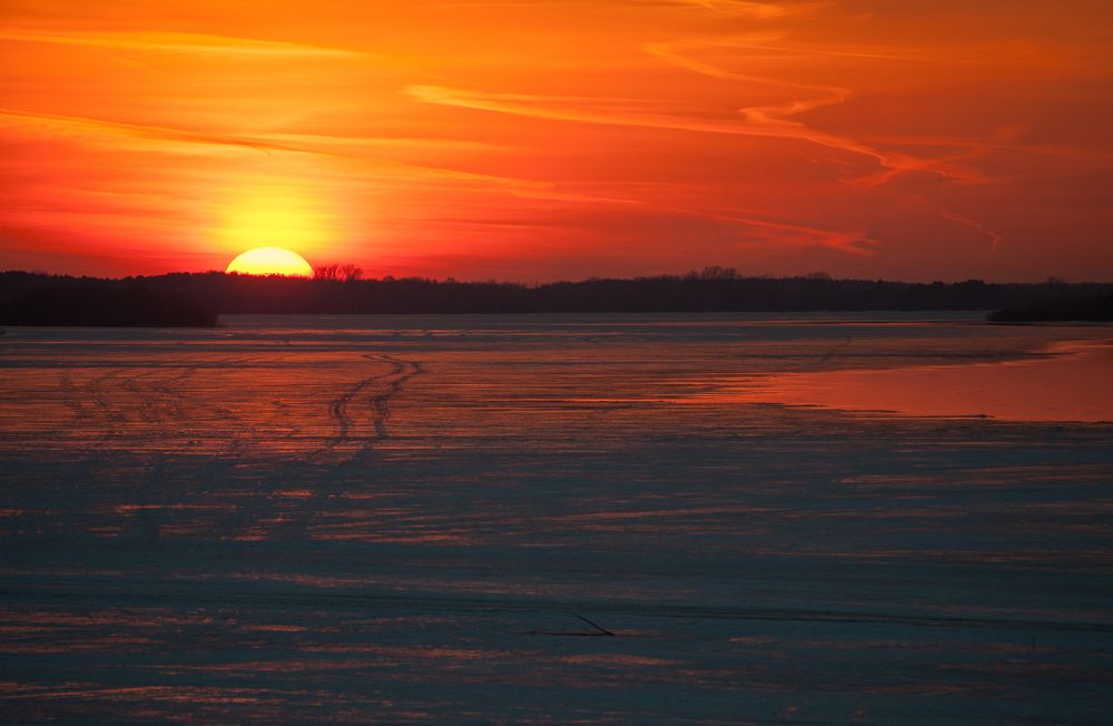 Закат над Волгой. Зима