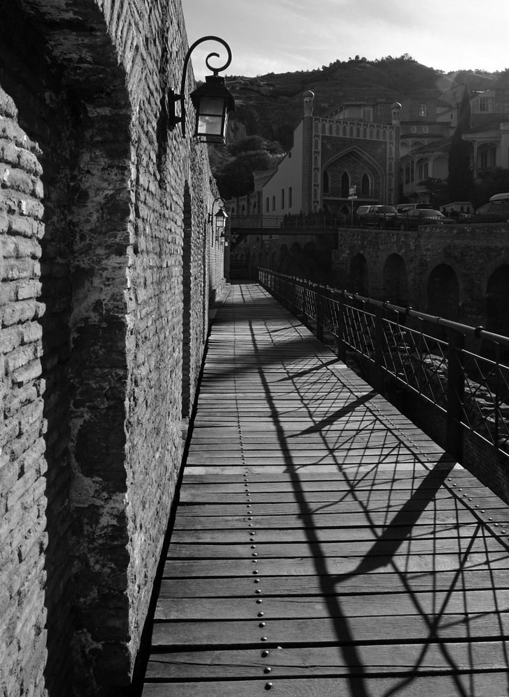 Освещенный путь ...