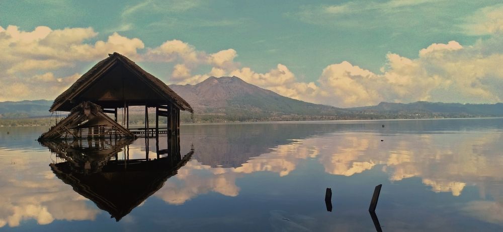 The largest lake in Bali