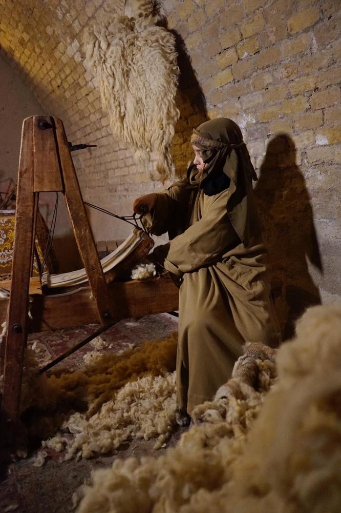 Маленькая прядильщица