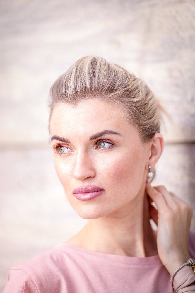 Хрупкая женщина