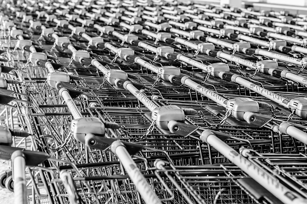 Тележки из супермаркета