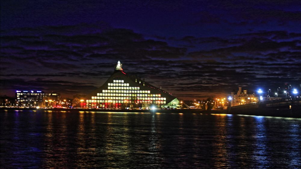 Латвийская Национальная Библиотека